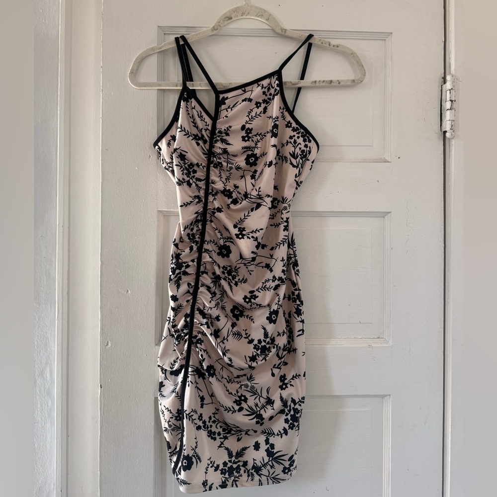 SNOW XUE GAO Women’s Ivory Floral mini Dress with Black Trim